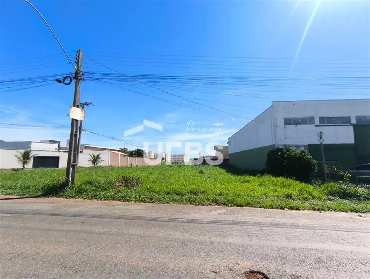 LOTE COM 541,77 M2 DE ESQUINA, PRÓXIMO AO ANEL VIÁRIO, LOGÍSTICA EXCELENTE