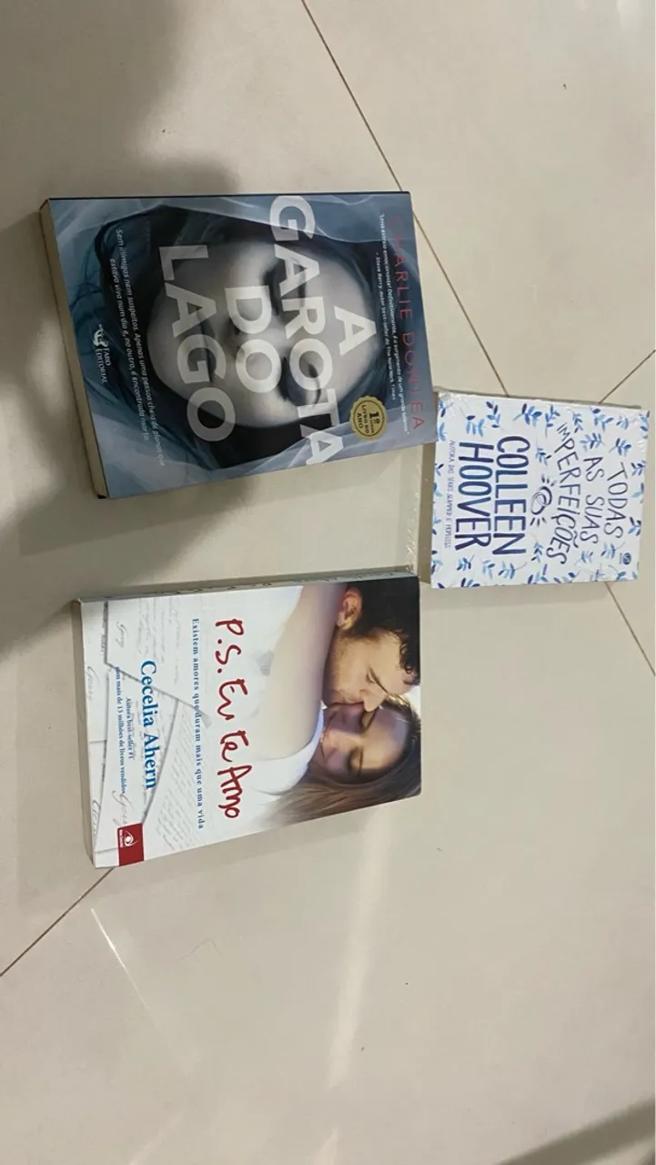 Livros: A Garota do Lago, P.S. Eu Te Amo e Todas as Suas Imperfeições