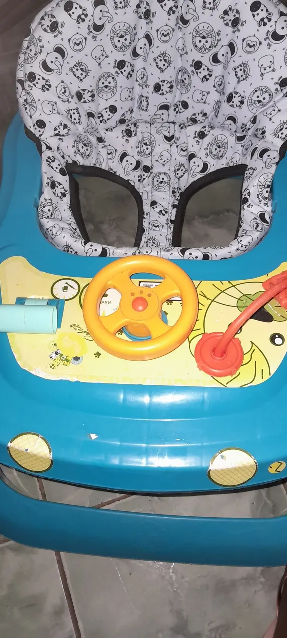 Andador Infantil Azul com Volante Divertido
