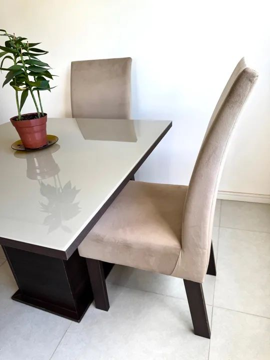 Conjunto de Mesa e Cadeiras para Jantar