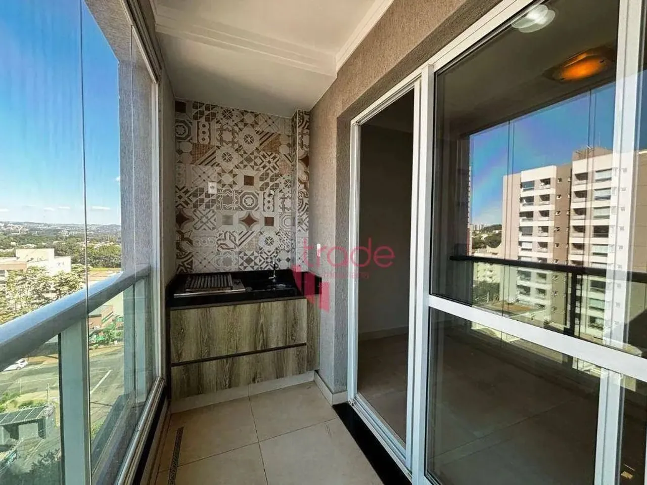 Apartamento para Alugar de 02 Quartos no Bairro Nova Aliança em Ribeirão Preto com Sacada.