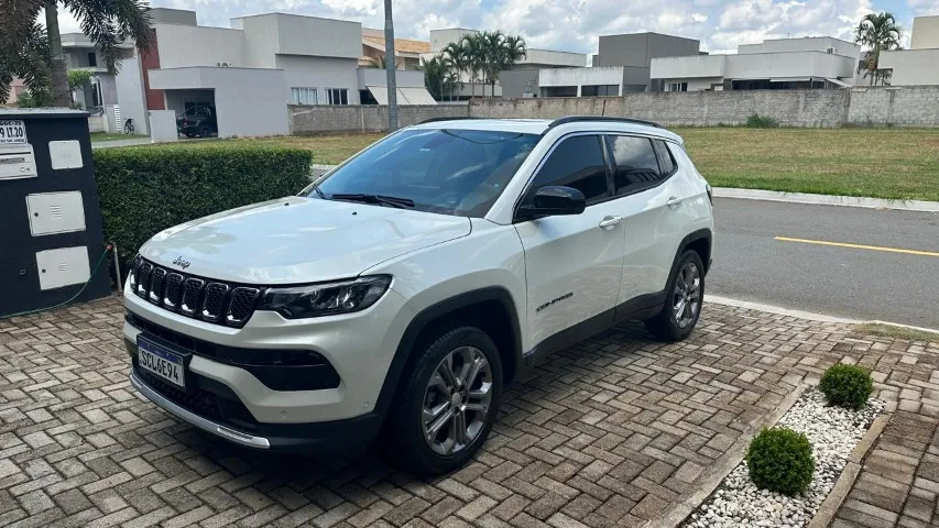 Jeep Compass 2023 com Pack Premium e Teto Panorâmico - Único Dono - Goiânia