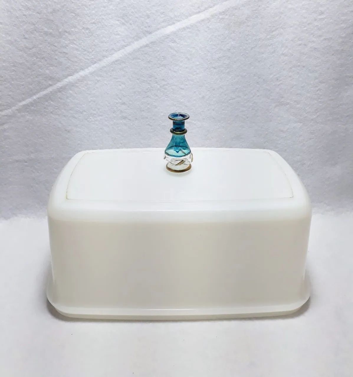 Antigo e pequeno frasco de vidro azul e dourado - Foto 3