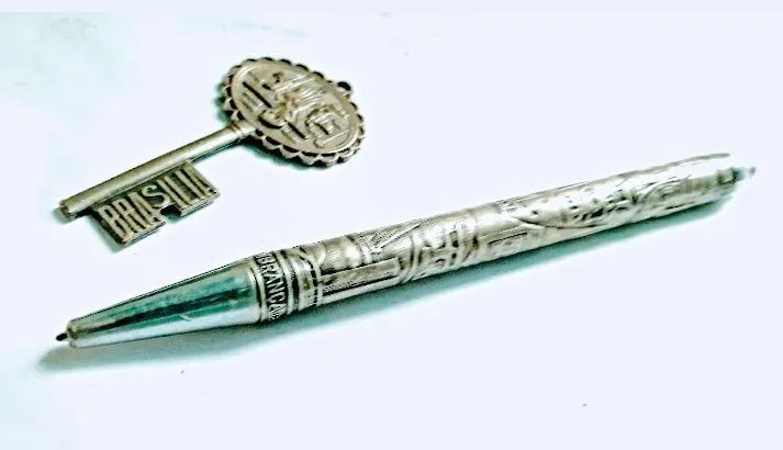 Chave e Caneta Lembrança de Brasília  déc 60- Antiguidades
