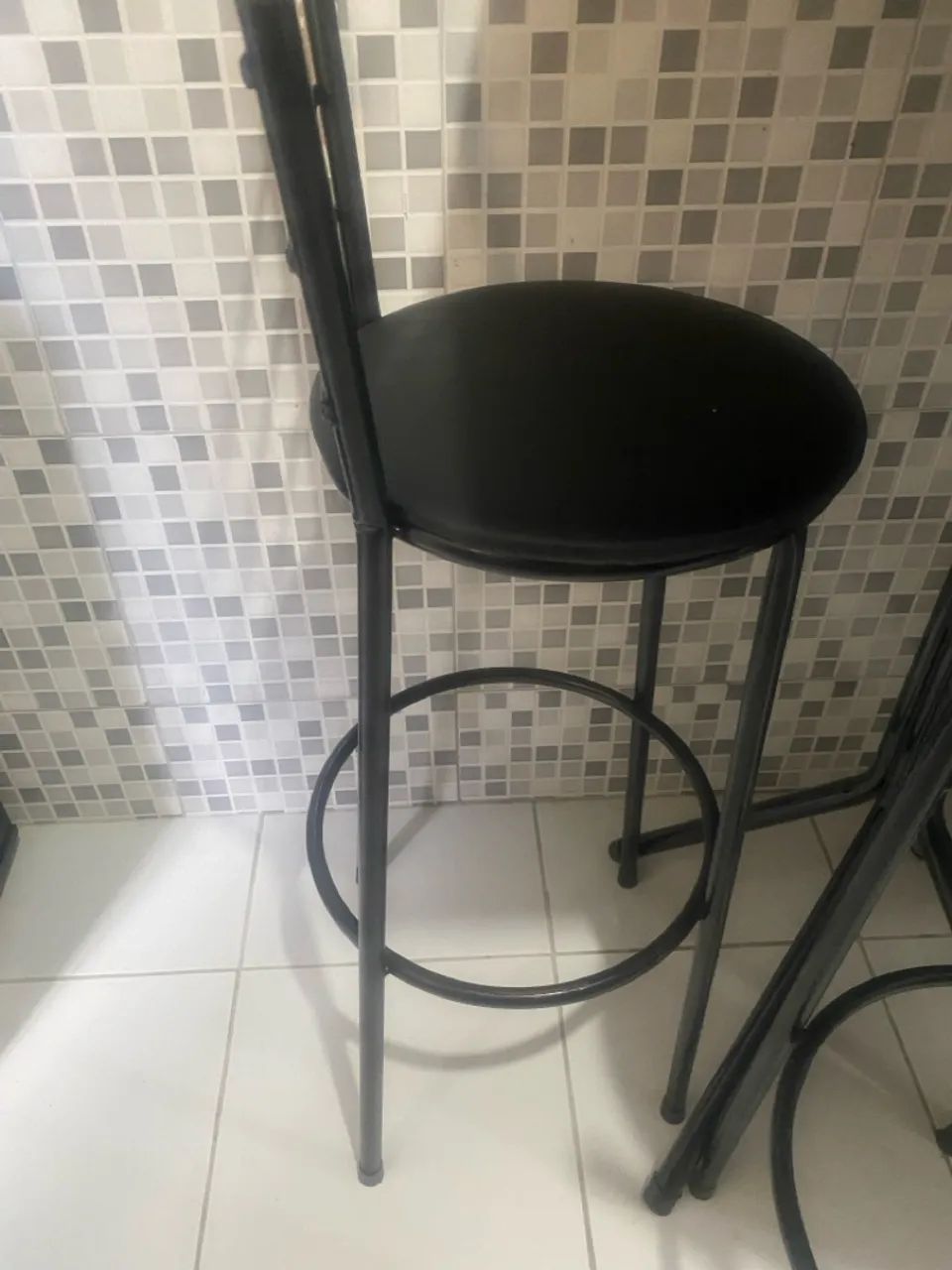 Mesa com duas cadeiras  - Foto 3