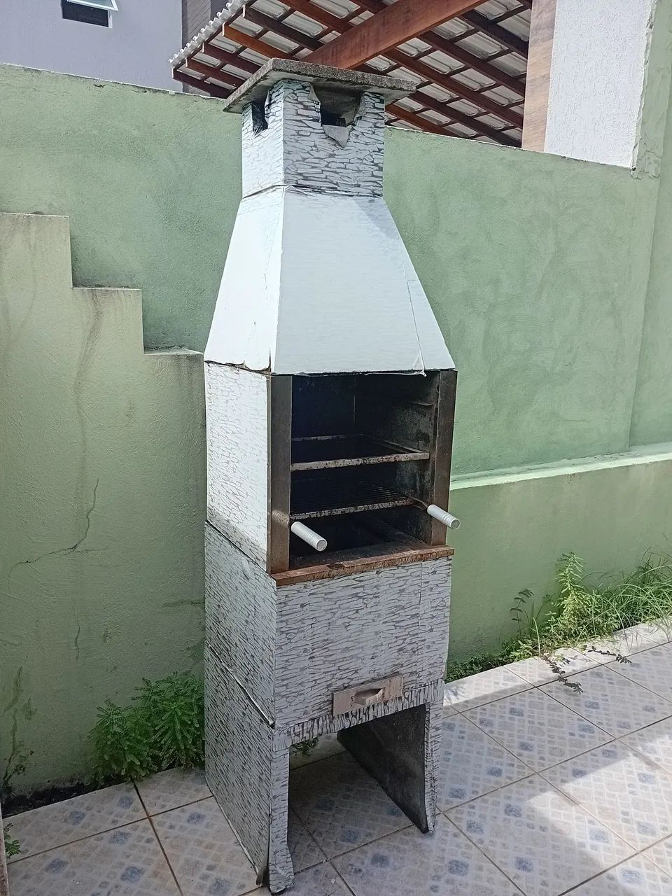 Churrasqueira a carvão - Foto 2