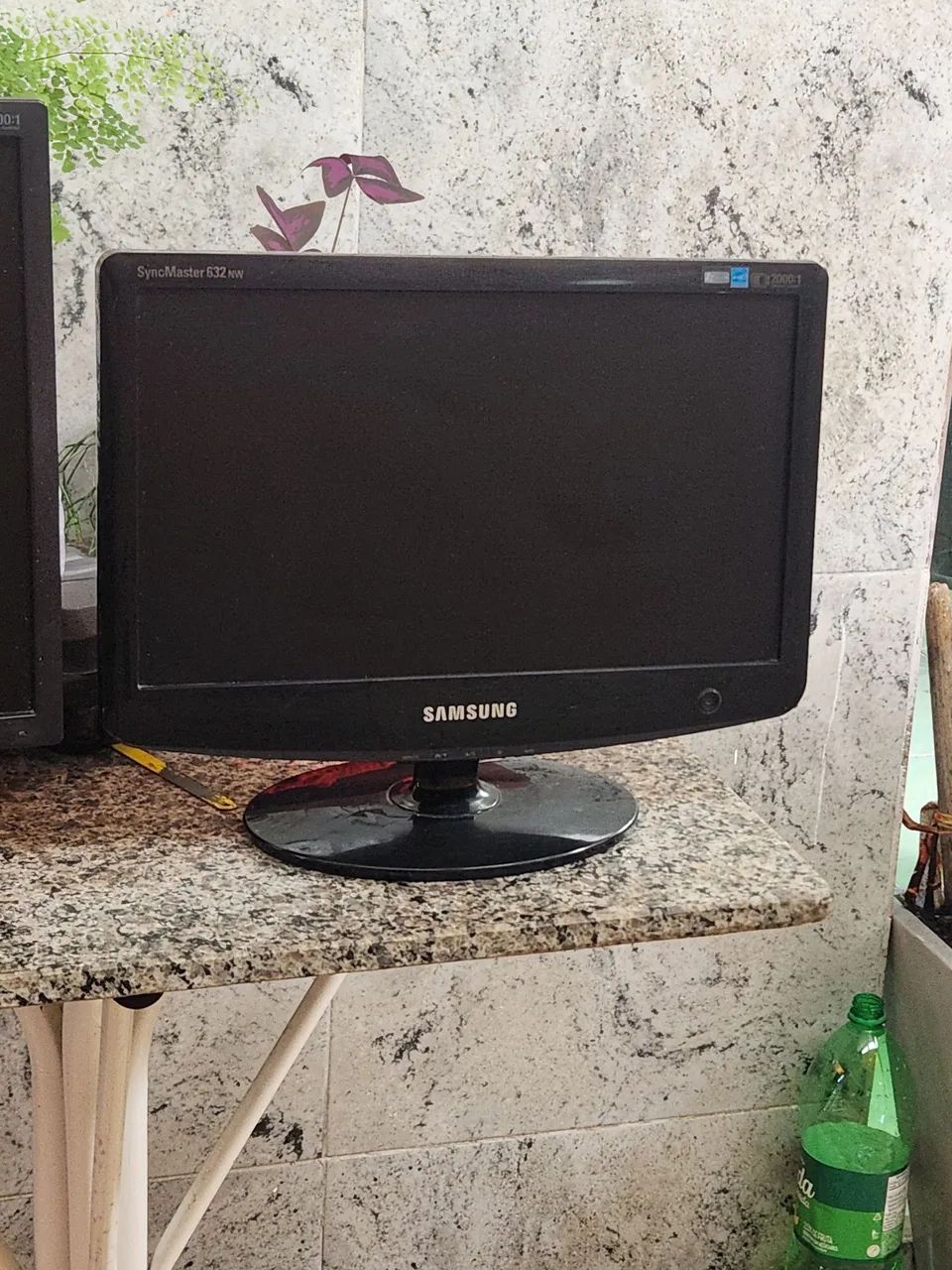 Monitor Samsung SyncMaster 632NW. <br>