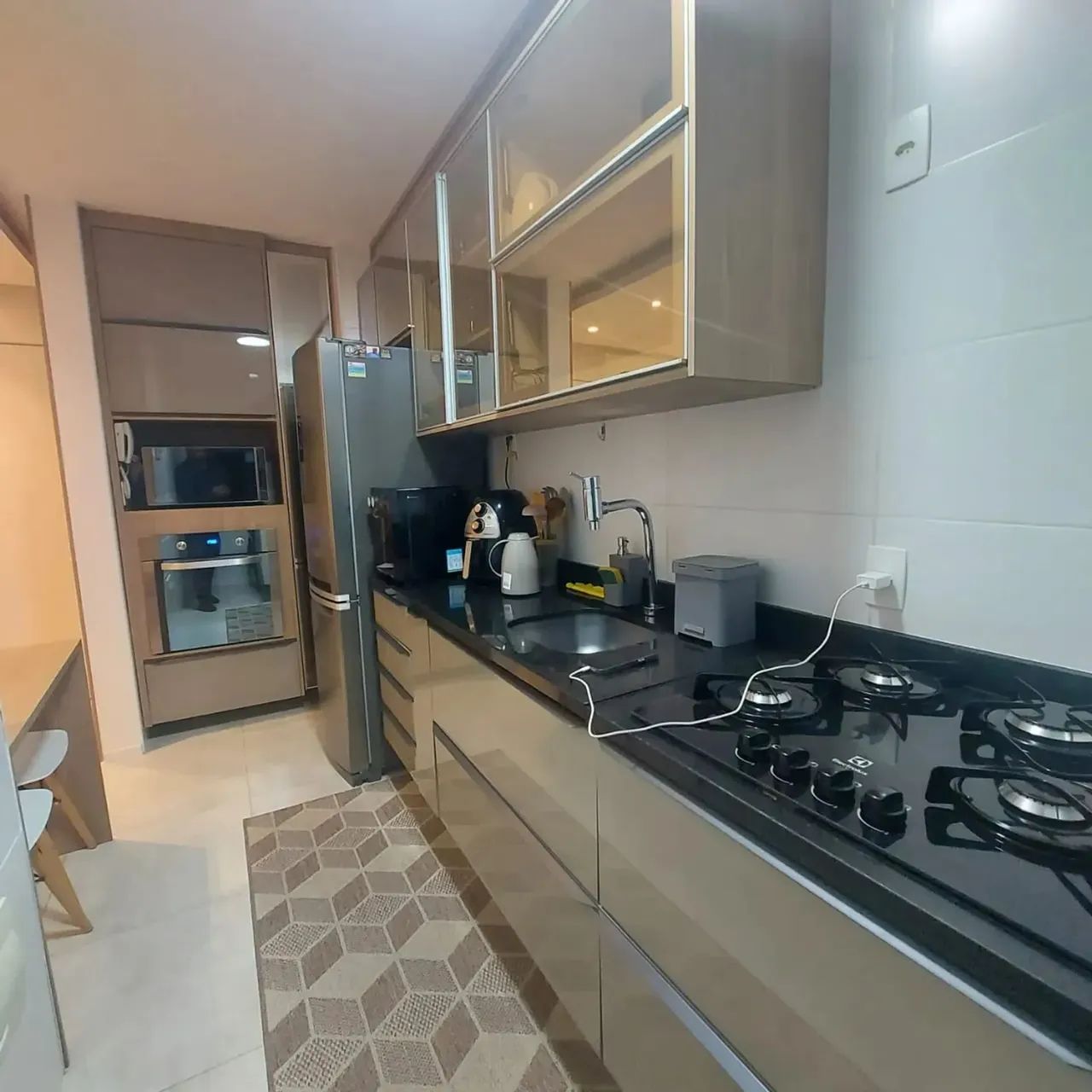 OPORTUNIDADE - LINDO APTO REFORMADO NO FONTANO REPLETO DE ARMÁRIOS /2 QUARTOS, 1 SUÍTE. 67 - Foto 2