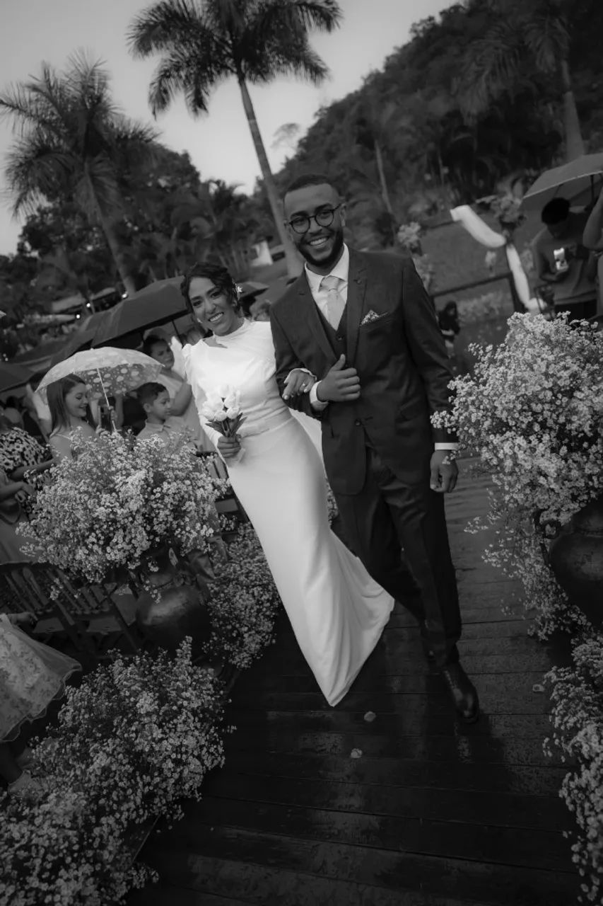 Vestido de noiva, elegante e minimalista.  - Foto 2