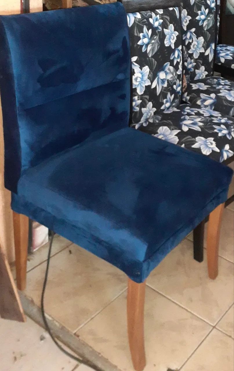 Conjunto 4 cadeiras de jantar em veludo azul (em perfeito estado)