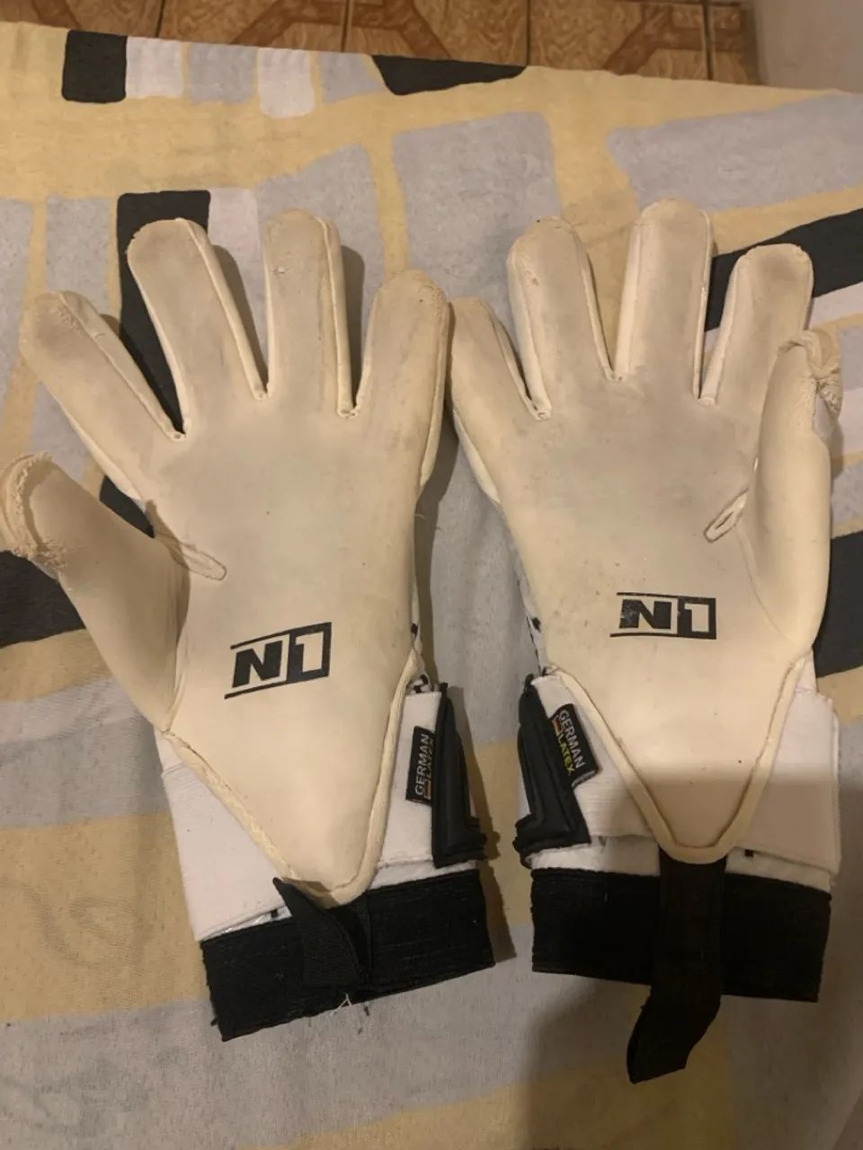 Luvas de Goleiro N1 Zeus e HO Soccer Kontro Pro tamanho 9