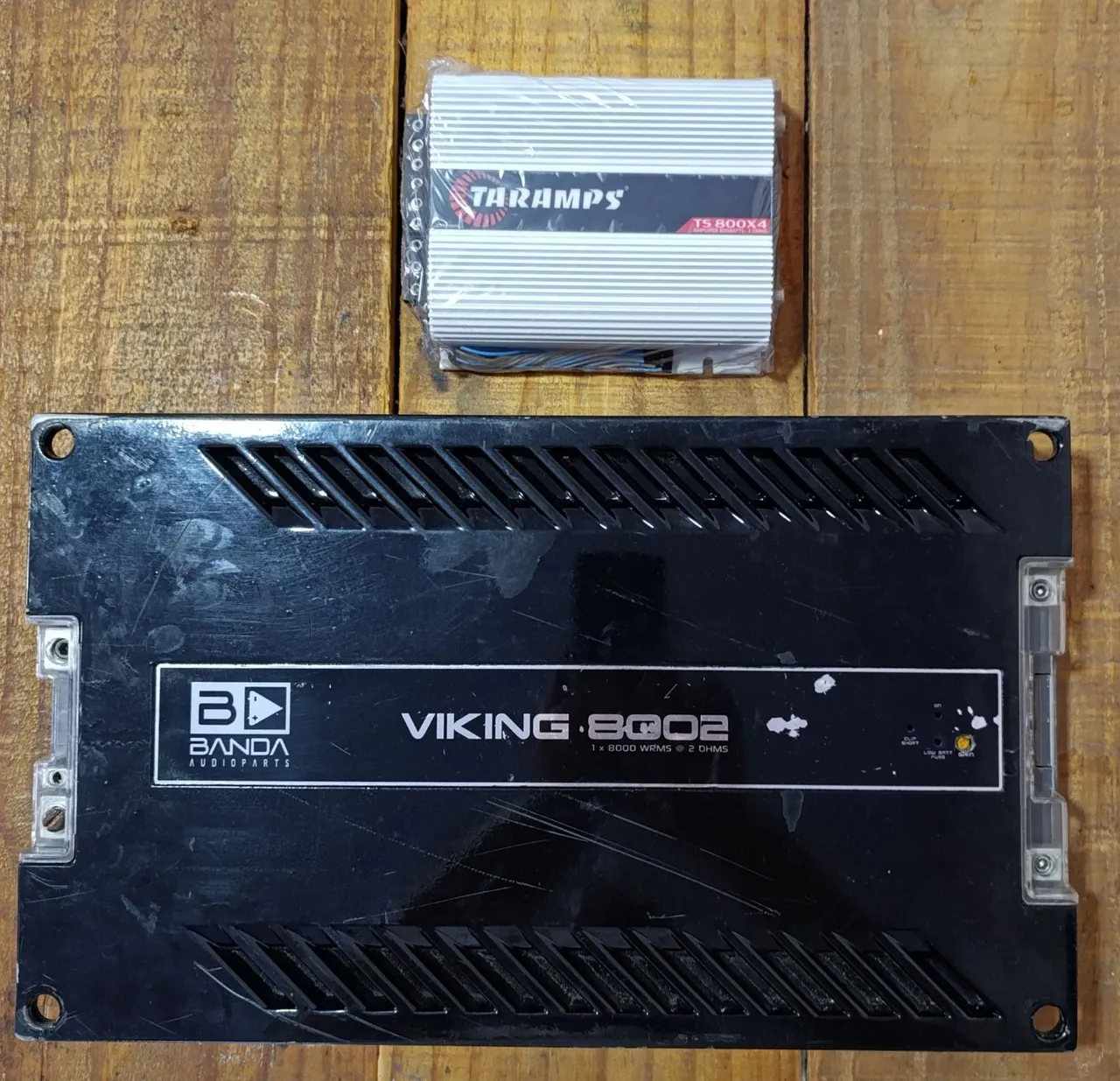 Amplificador Banda Viking 8002 1x8000W RMS 2 Ohms
