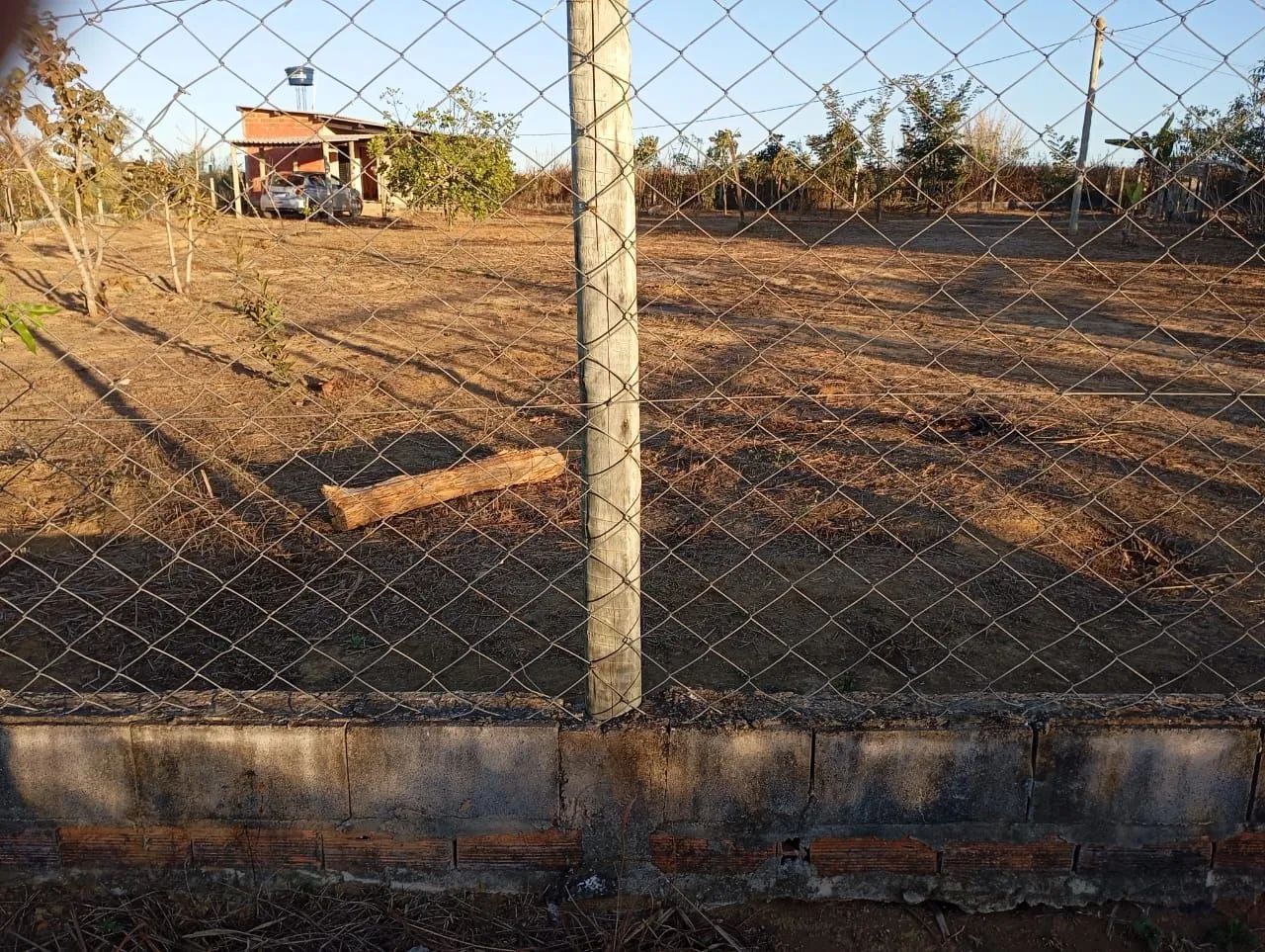 Chácara 2.000² entre Anápolis e Abadiânia. 