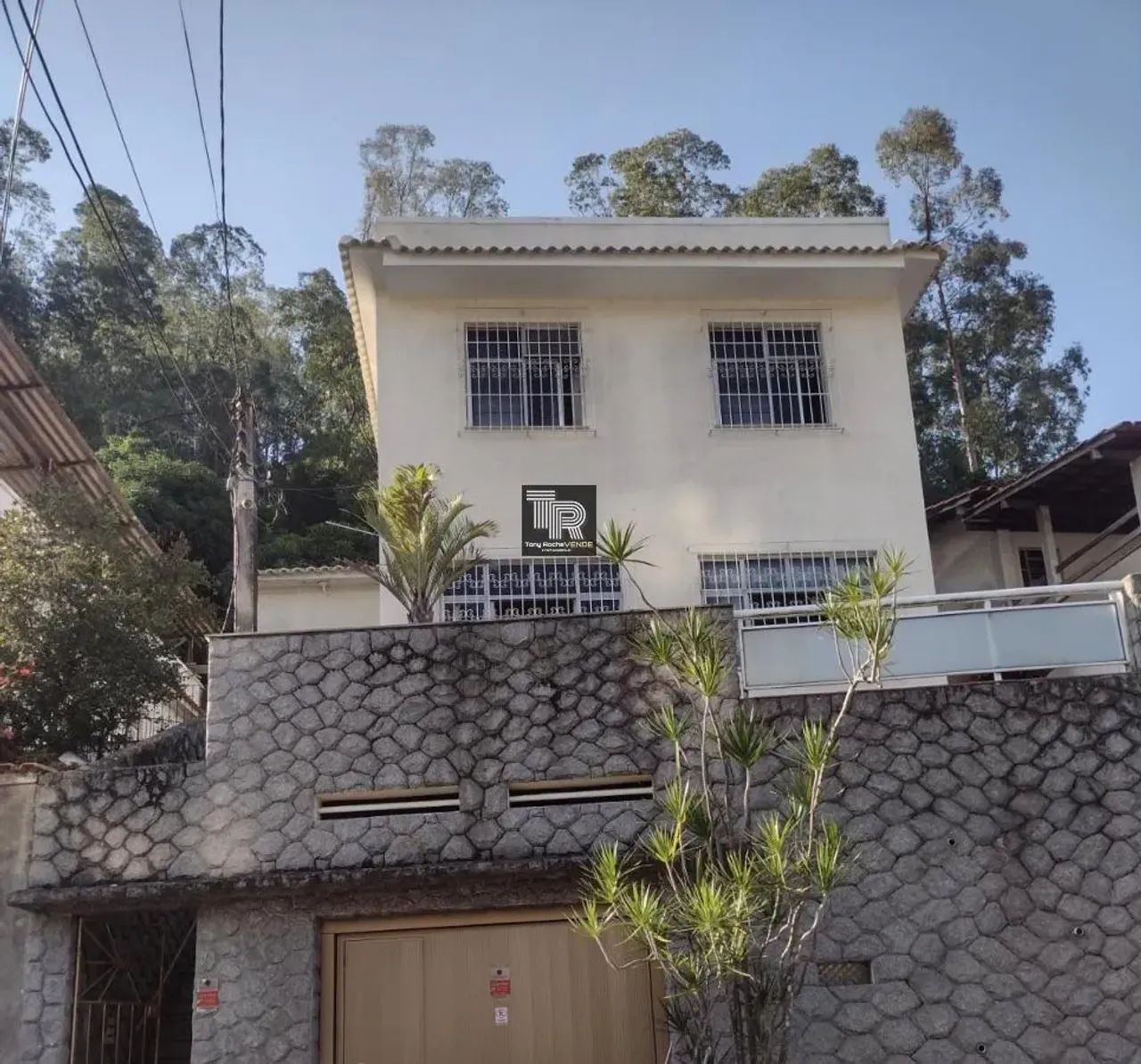 Casa para Venda em Niterói, Santa Rosa, 13 dormitórios, 4 banheiros, 1 vaga
