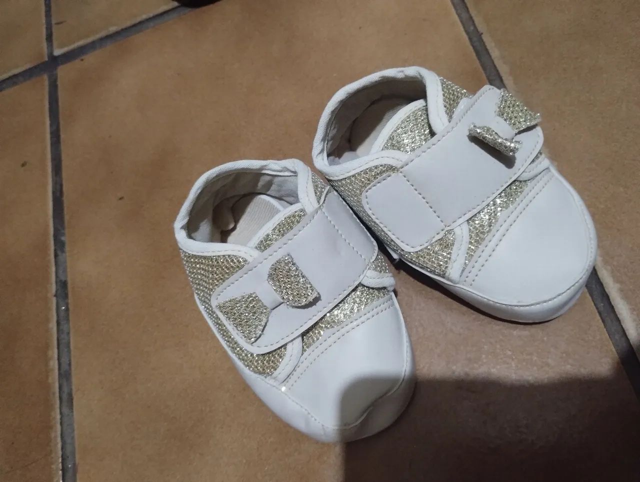 Sapatilhas Bebê Douradas - Foto 2