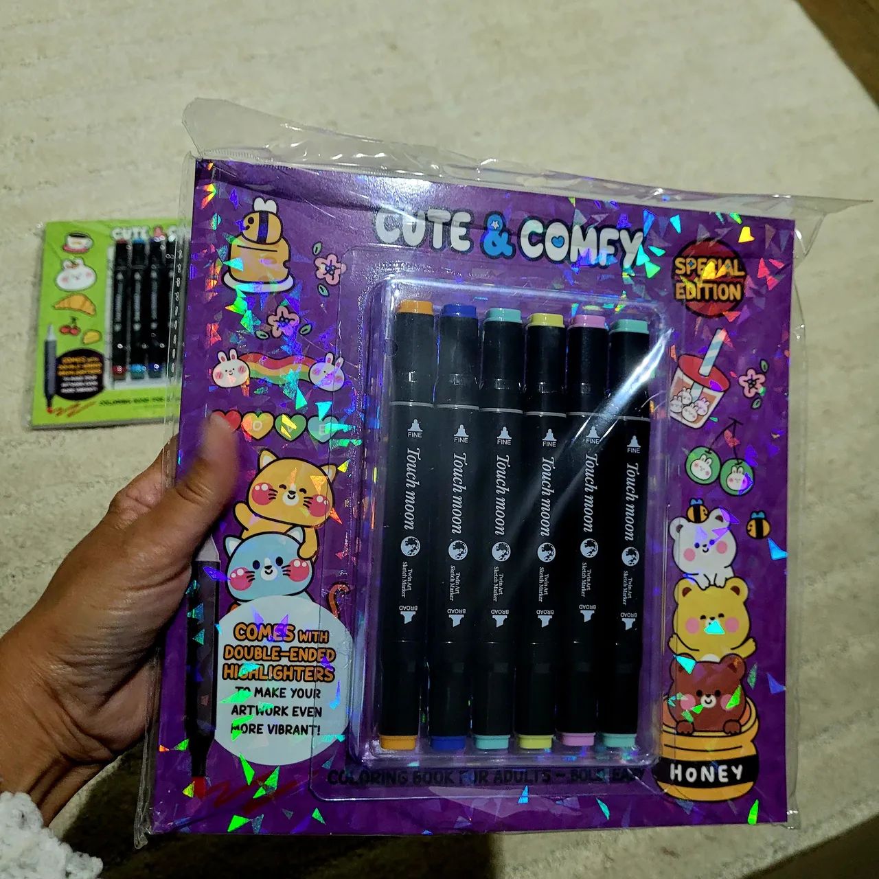 Livro de colorir com 6 canetinhas - Foto 2