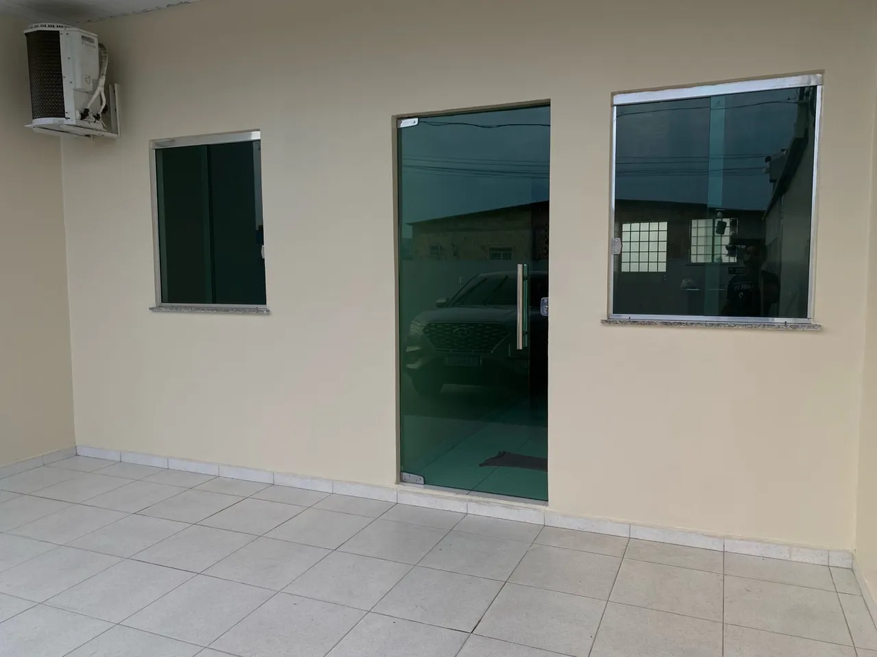 Linda Casa NOVINHA, Climatizada em Condomínio Fechado. Ao Lado do Shop. Via Norte