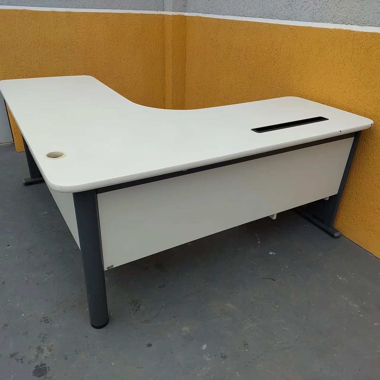 Mesa de Escritório em L com Gavetas - Foto 3