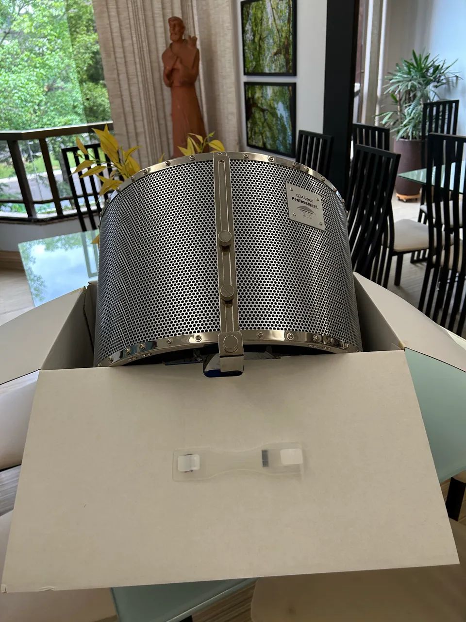 Studio Microphone Screen64573374545795121