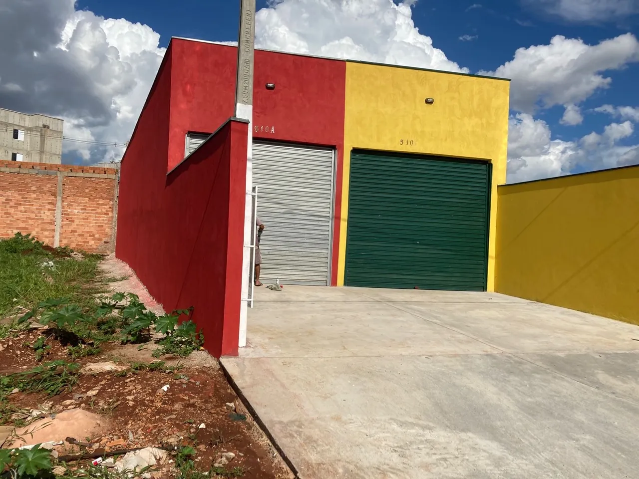 Salões comerciais na reserva Macauba