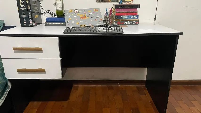 Mesa de escritório - 2 gavetas