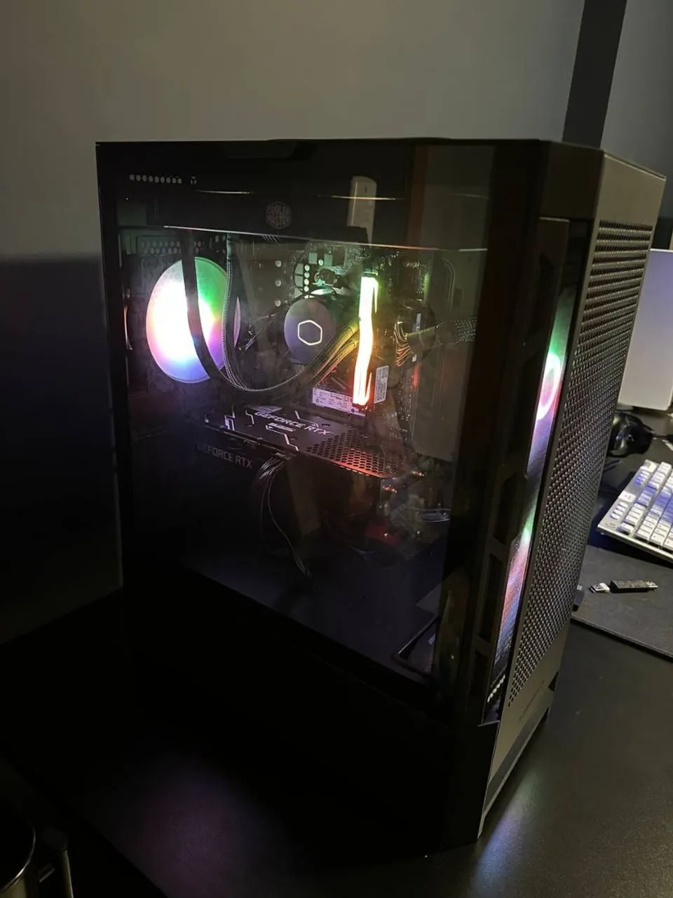 PC Gamer TOP - RTX 3060, Ryzen 5 5600, 32GB RAM, SSD 1TB - Estado de novo!