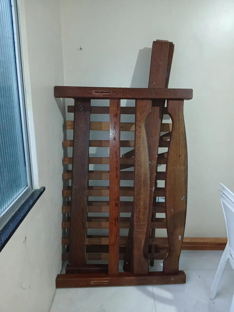 Cama de casal de madeira maciça