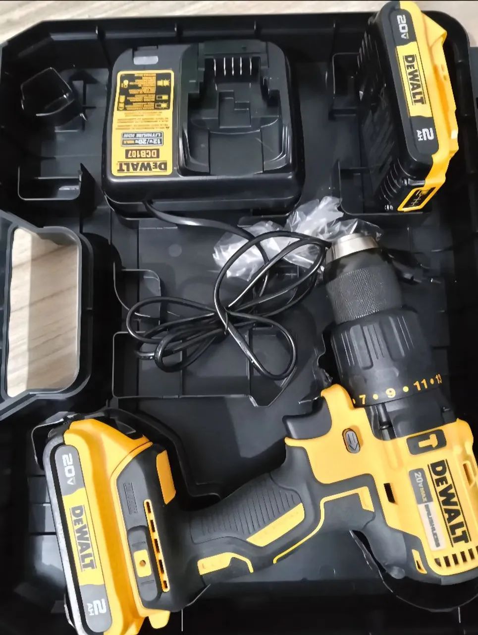 Parafusadeira dewalt 20v 64961621884673121