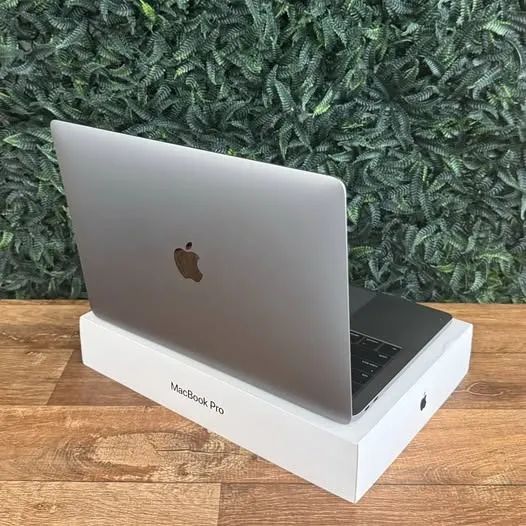 Macbook Pro 13-inch, 8GB , 128gb, Intel Core i5 Dual Core