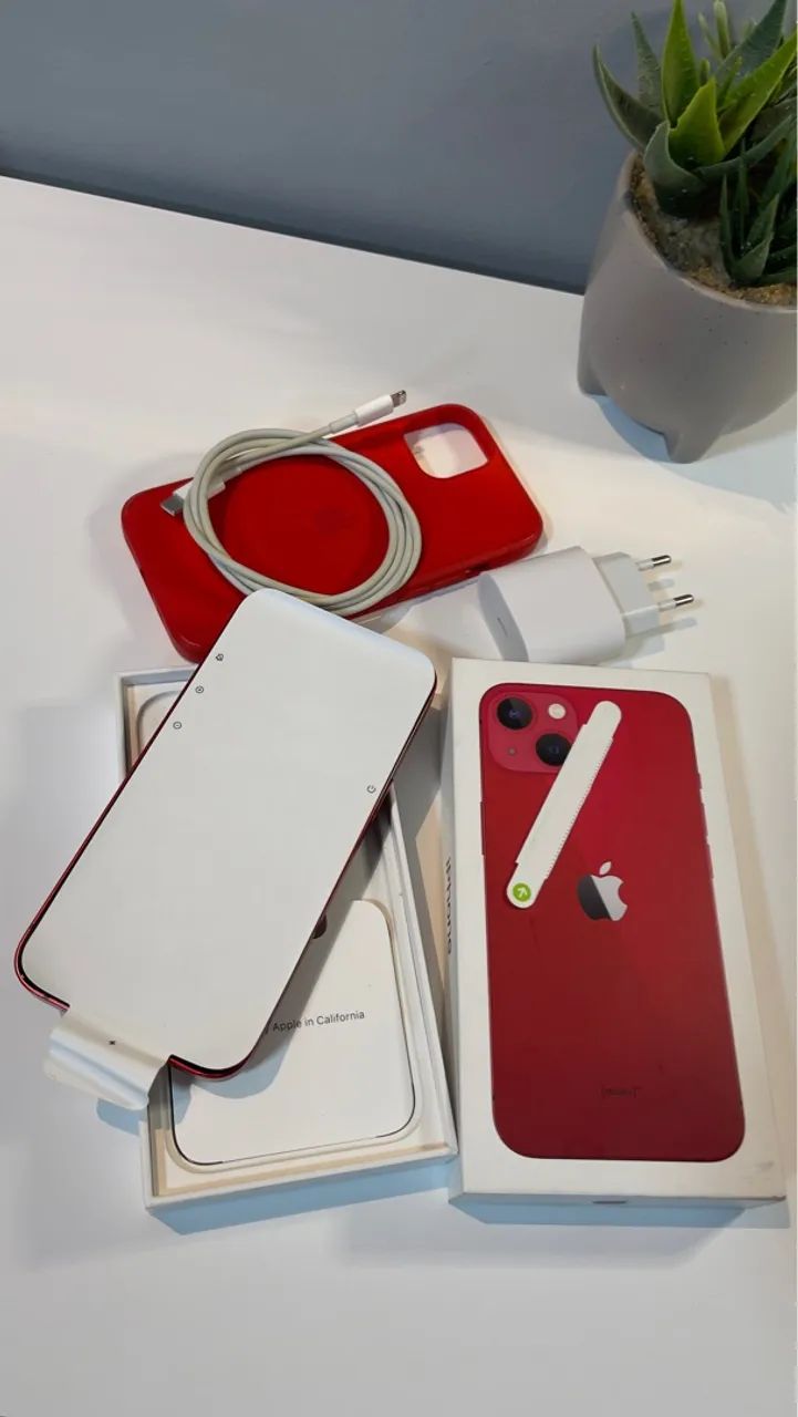iPhone 13 red 256GB impecável 1 ano de uso  - Foto 2