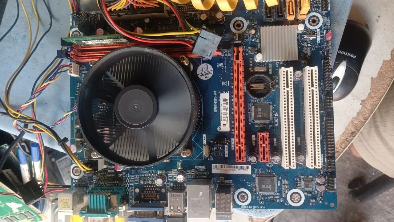 Placa-mãe IPMH81-P1 processador i3 quarta geração e pente de 4gb ram