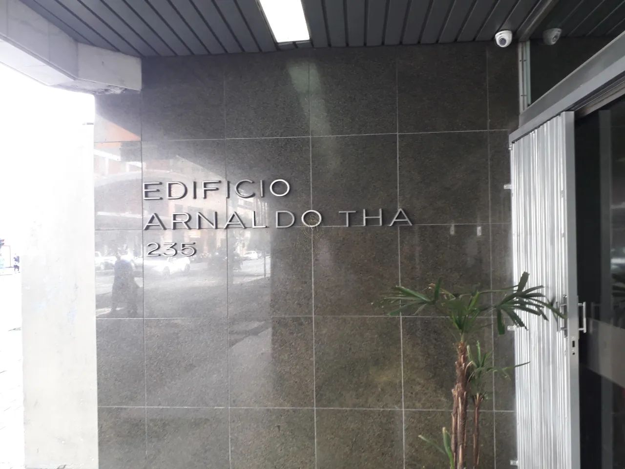 Edf. Arnaldo Thá- No coração de CuritibaExcelente oportunidade de investimento - Foto 4
