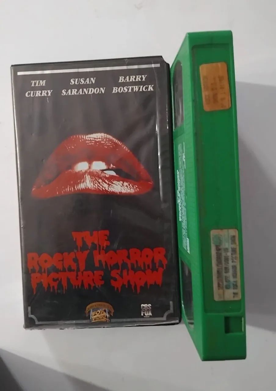 FITA VHS - "The Rocky Horror Picture Show" (1975), famosa mistura cult de musical e horror - Foto 3