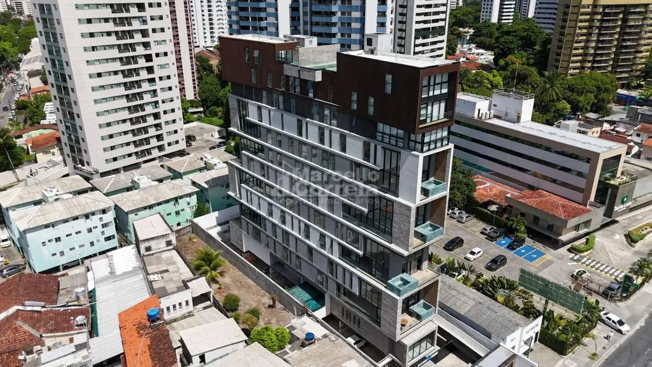 Apartamento de luxo com 245m² em Casa Forte com piscina privativa