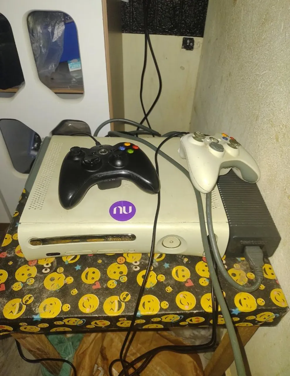 Xbox 360 seminovo com 2 controles