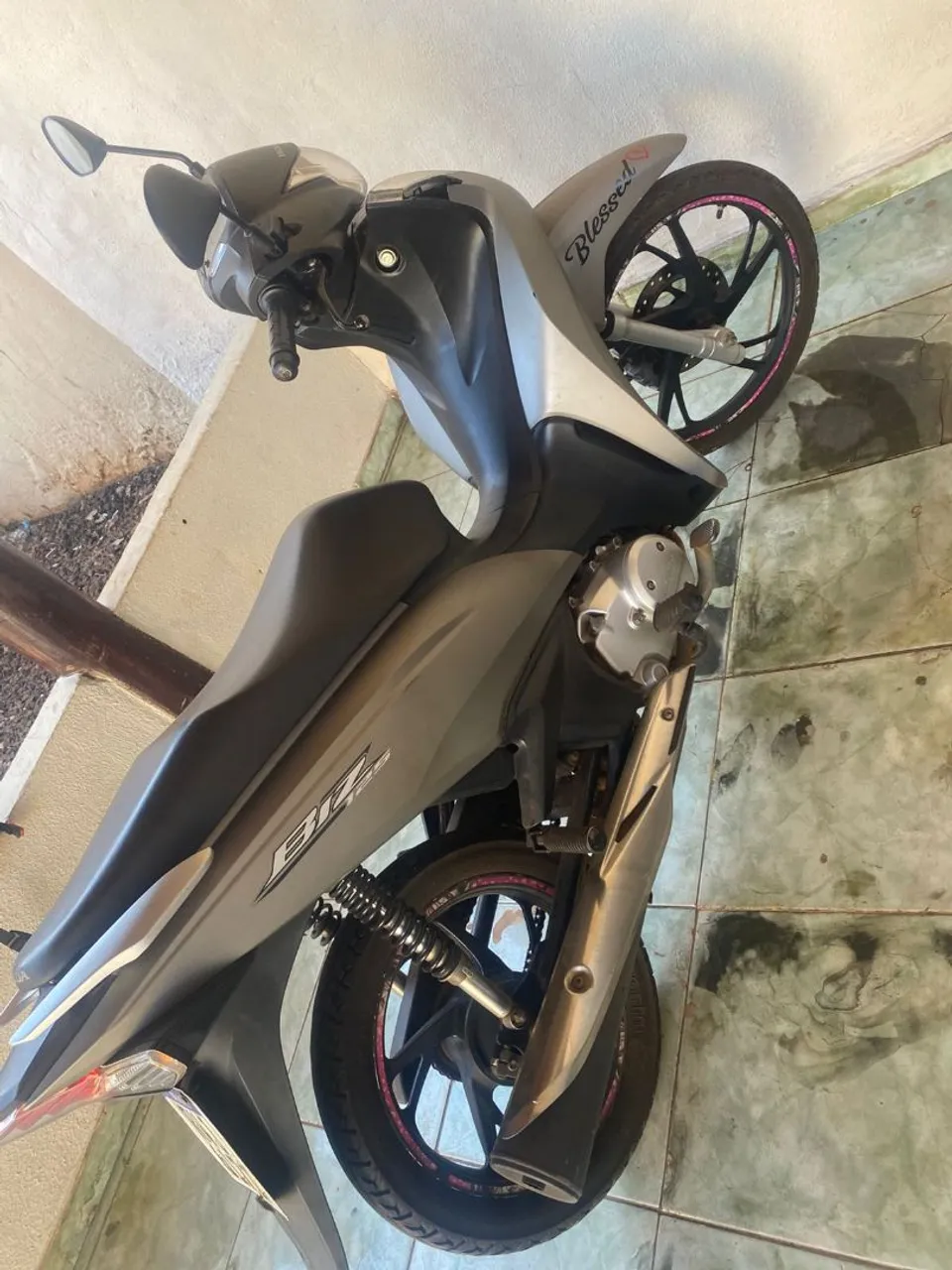 Vendo biz 123, ano 2023 