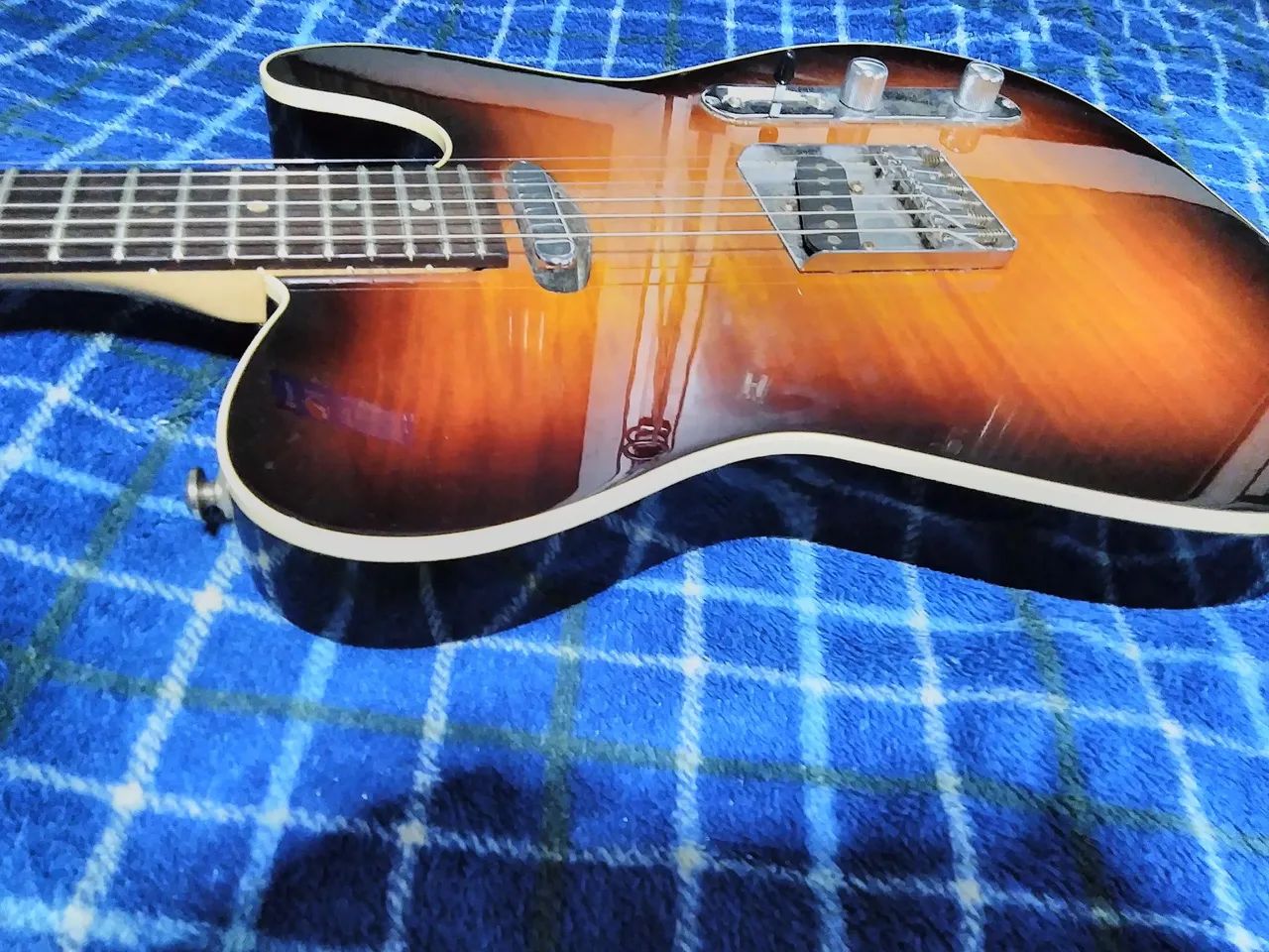 Guitarra Sunburst Telecaster