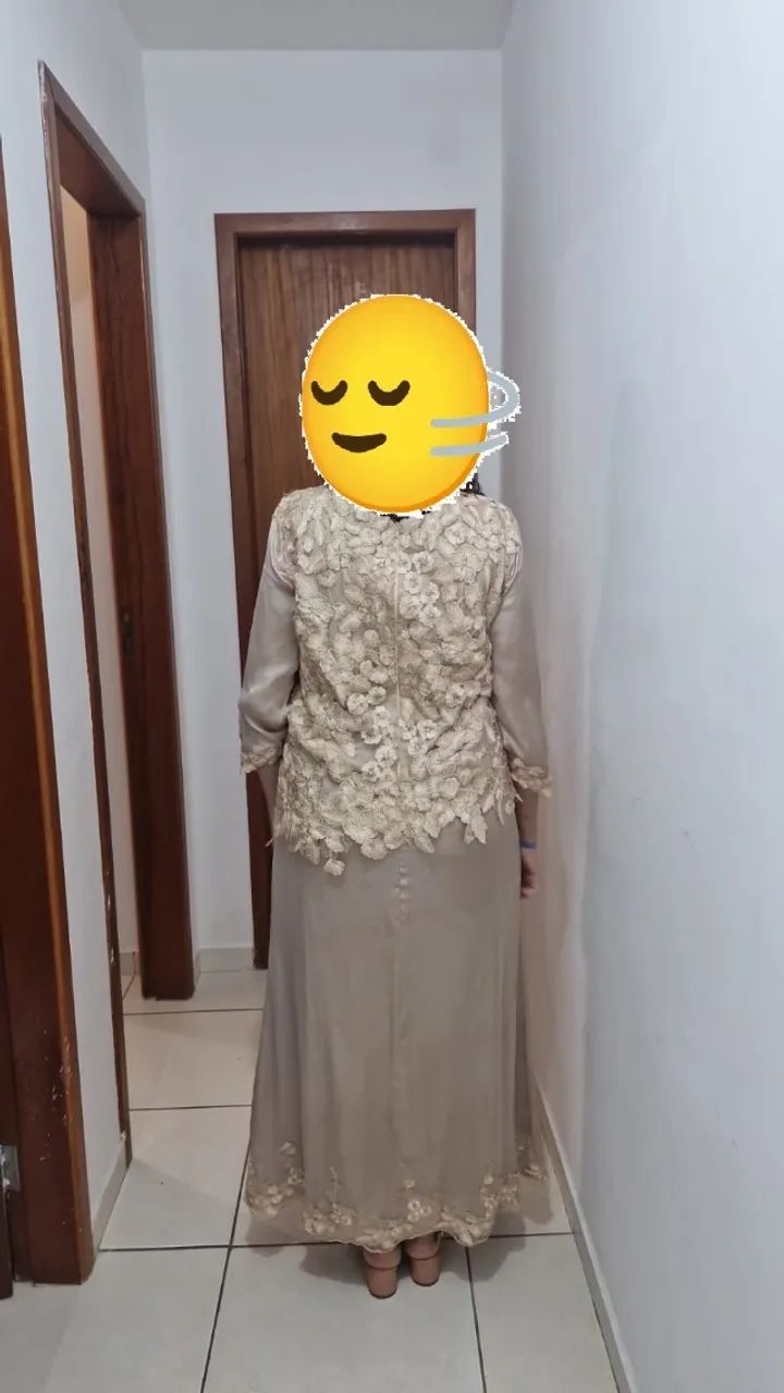 vestido longo tamanho M, com renda 3D, cor Nude - Foto 2
