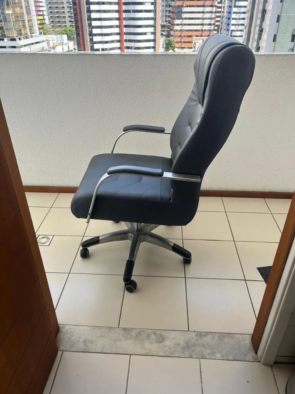 Poltrona presidente giratória 64842082547330122