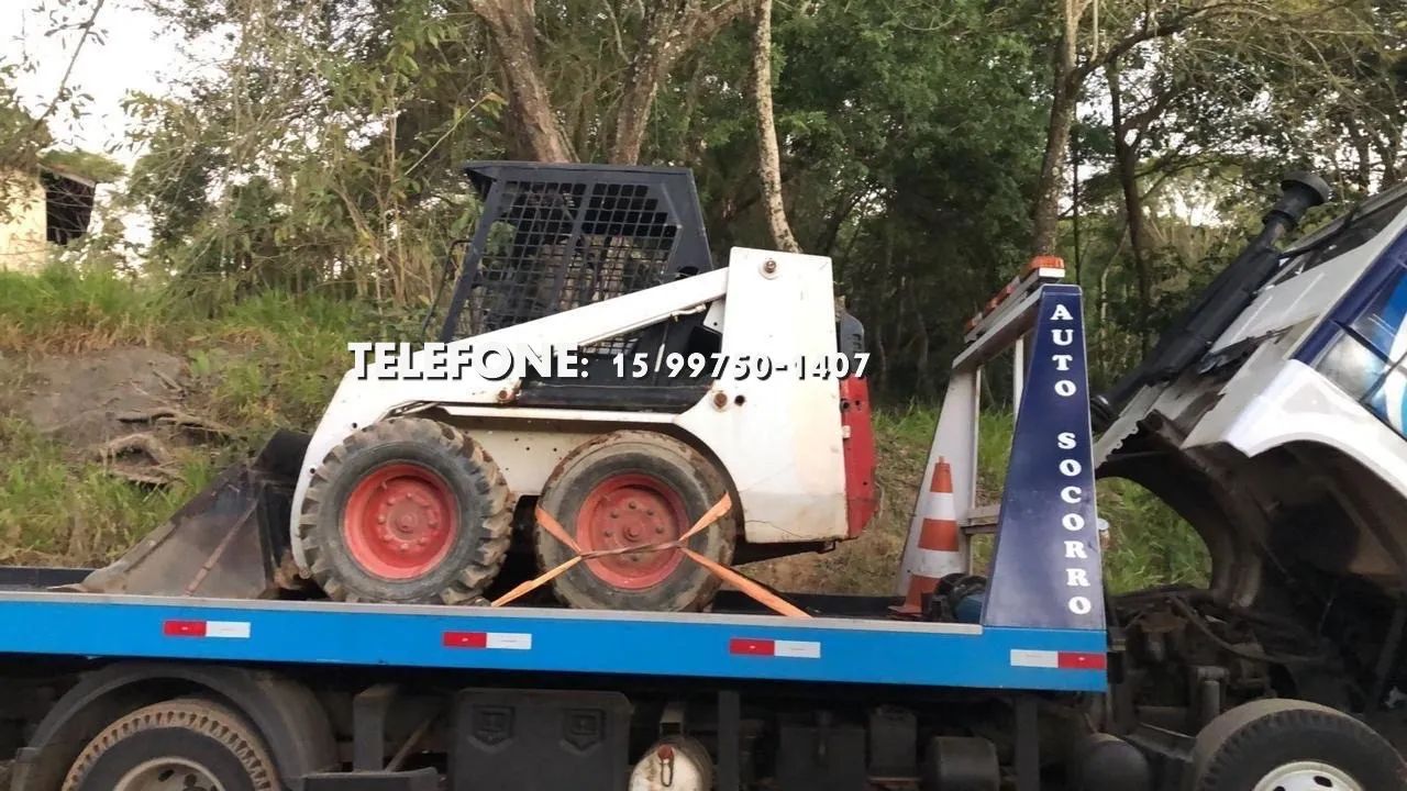 Bobcat com Telefone para contato - Foto 3