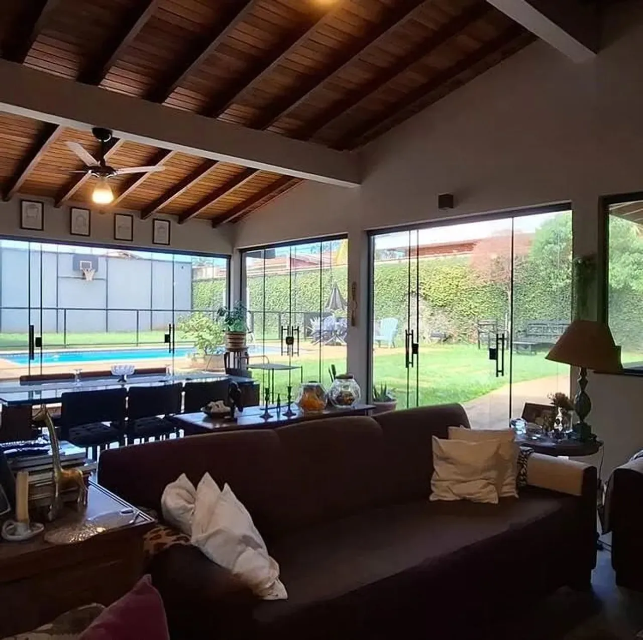 Linda Casa na Parte Alta da Lagoinha | Imobiliária Rosa e Rangel