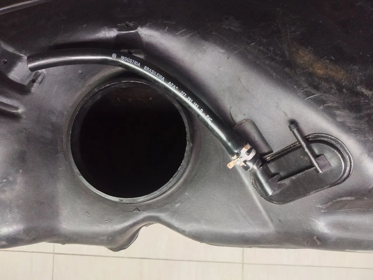 Tanque de combustível de plástico rígido para Vw Gol, parati por 200 reais - Foto 3