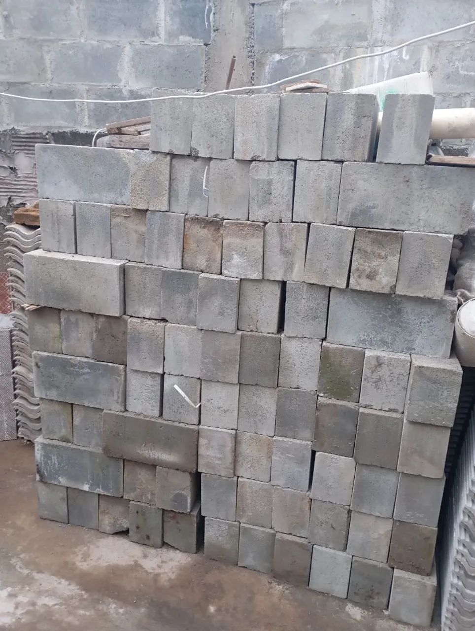 90 Blocos estrutural  de cimento  64840817406465122