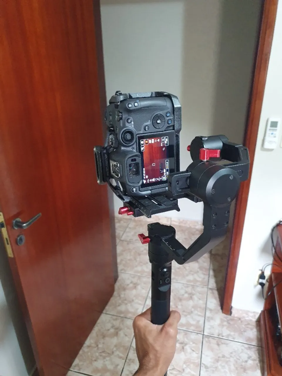 Gimbal P/ Câmeras Isteady Gear Hohem 3 Eixos (2,5kg)