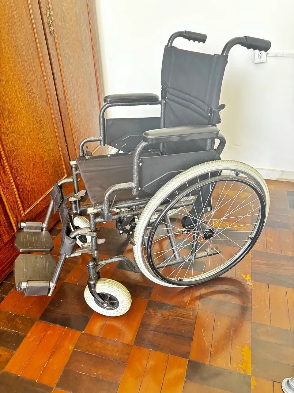 Cadeira de rodas - Foto 4