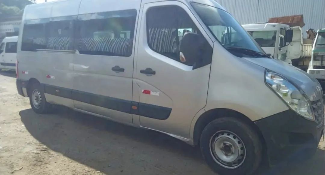 VAN MASTER  2.2  COMPLETA  21 LUGARES.  PASSO DIVIDA 