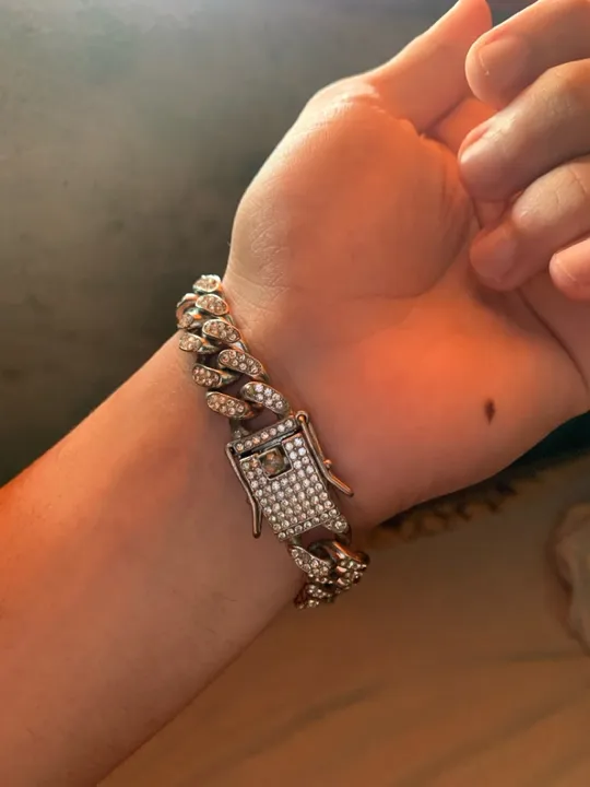Pulseira de Luxo banhada a prata com pedras