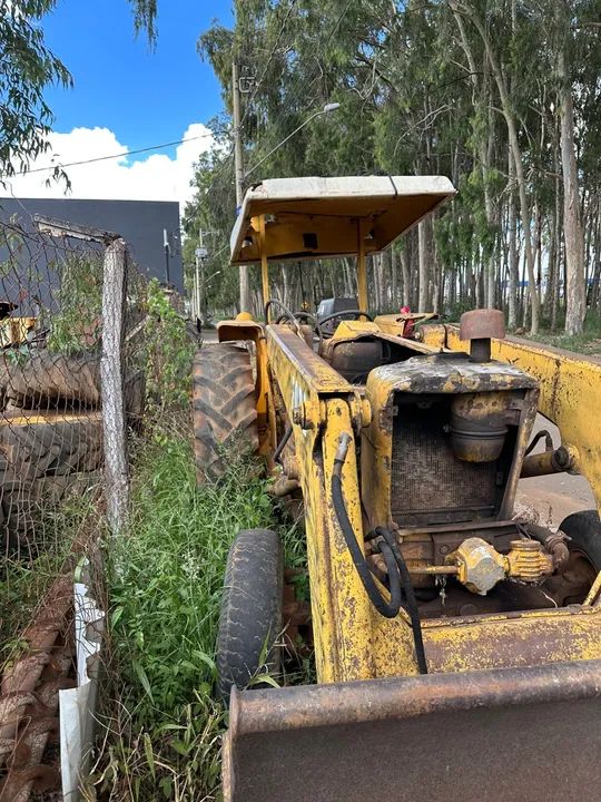 trator Ford 6600 com concha dianteira - Foto 2