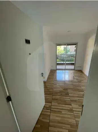 Apartamento de 60m² para alugar - Jardim Tupanci, Barueri