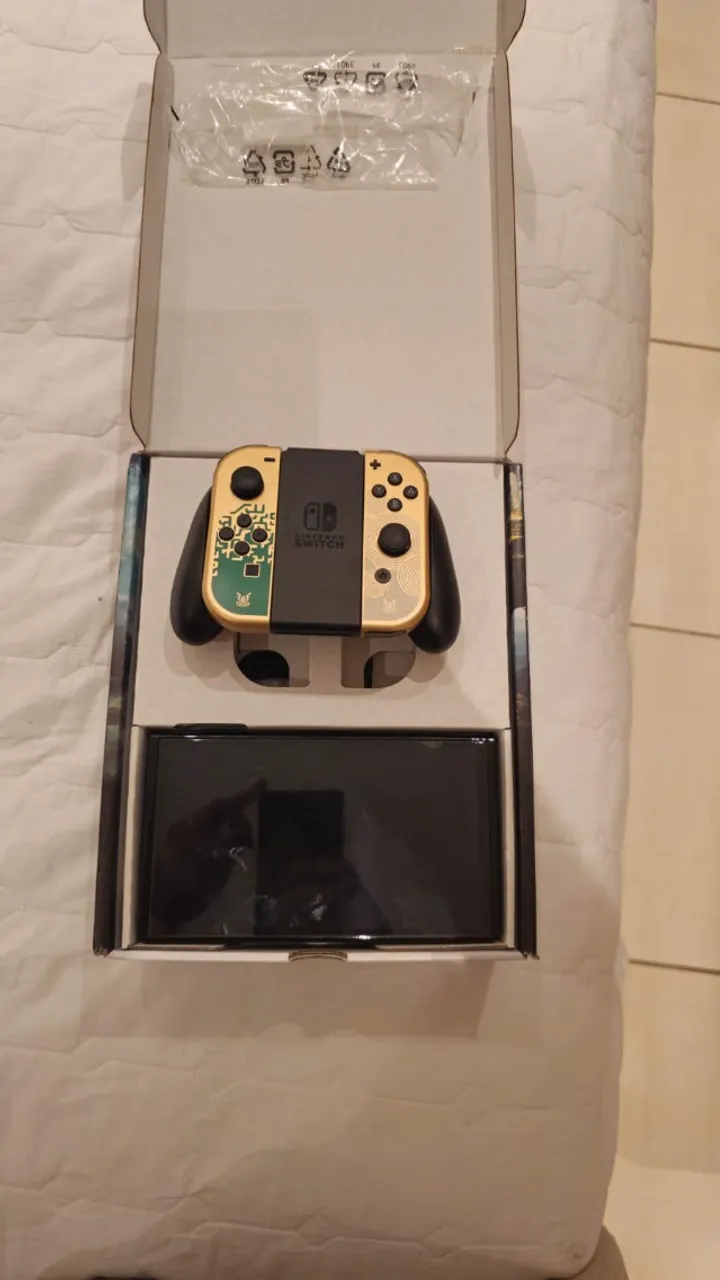 Nintendo Switch OLED BLOQUEADO - Edição Tears of the Kingdom
